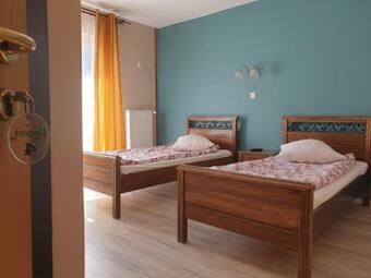 Hostal Regent Host
