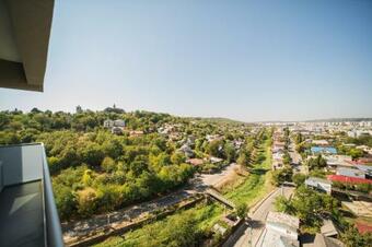 Panorama View Apartment 2km To Palas