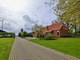 Spacious Farmhouse In Tweede Exlo�rmond With Patio