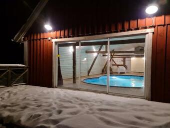 Spacious And Newly Renovated Farmhouse With Indoor Pool