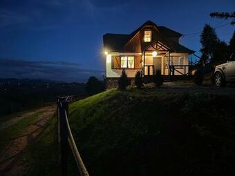 Casa Cu Obloane, Sat Pestera, Moieciu