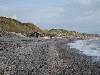 A Cosy Three Bedroomed Cottage In Leafy Embleton