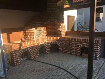 Hostal Pensiunea La Nucu