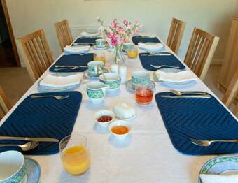 Lilyoak Bed & Breakfast