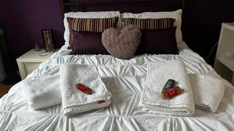 Bed & Breakfast Home From Home, Close To Redditch Hospital & Transport Links