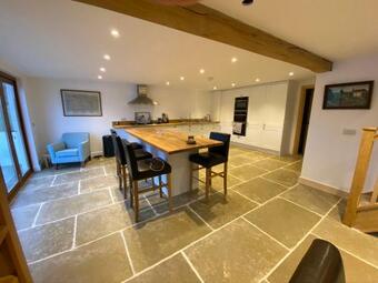 Netherdowns Riverside