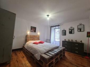 Villa Maison Cluis, 5 Pi�ces, 10 Personnes - Fr-1-591-323