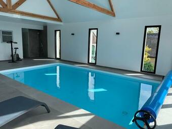 Villa Avec Piscine Int�rieure � Sainte- Marine