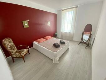 Spacieuse Maison En Pierres