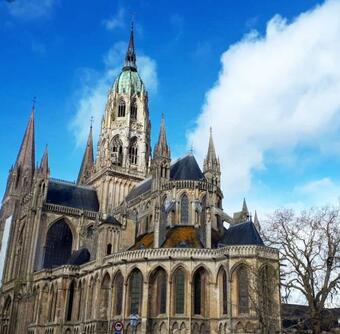 La Lumineuz De Creully