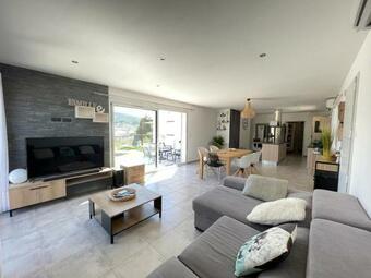 Villa D'exception Avec Piscine !