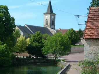 Maison De 2 Chambres Avec Jardin Clos Et Wifi A Echalot