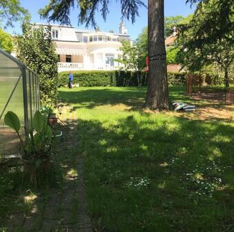 Hostal Delightful Earth Room 20 Minutes From Paris