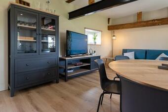 G�tes A C�t� De