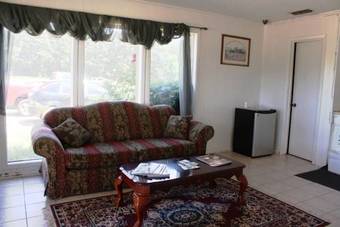 Lake Palestine Motor Inn