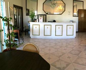 Motel Crystal Palace Inn Brownfield