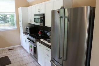 Villa Baloch- W/ Sparkling Heated Pool