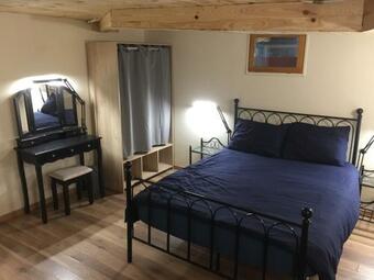 Peaceful 2 Bedroom 6 Person Independent Apartment