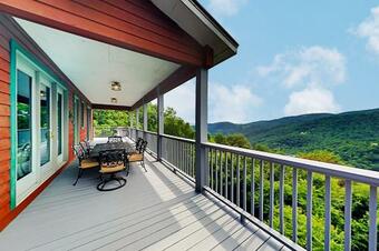 Misty Mountain Hideaway