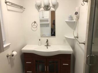 Pura Vida - Lovely Home With Large Fenced Yard