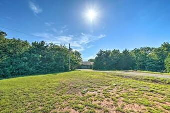 Luxury Home With Pool And Forest Vistas - 29 Mi To Okc!