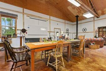 Glamping On Thomas Creek