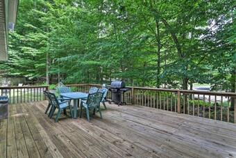 Family Home With Deck And Big Bass Lake Amenities