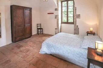 Authentique B�tisse C�venole En Bordure De Rivi�re