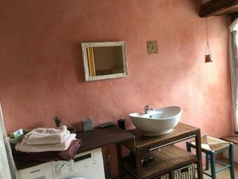 Le G�te De La Pierre Romaine