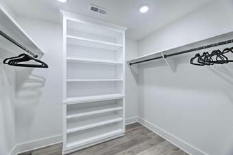 Luxe, Modern Retreat Walk To Tims Ford Lake!