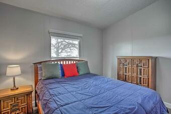 Cozy And Quiet Aubrey Getaway With Pasture Views!