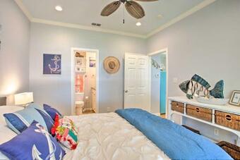 Pet-friendly Lakefront Abode With Hot Tub!