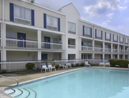 Hotel Howard Johnson Inn Cleveland Airport