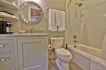 Hostal Fcv - Chardonnay Room