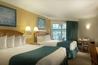 Hotel La Mer Beachfront Inn