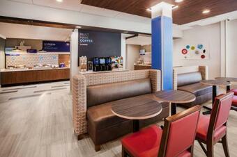 Holiday Inn Express & Suites - Stafford Nw - Sugar Land, An Ihg Hotel