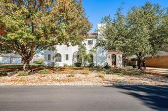 Hacienda At The Hills