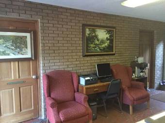 Highland Hills Motel & Cabins