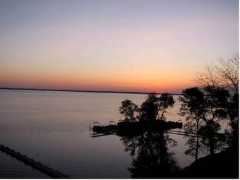 Beachfront Hotel Houghton Lake
