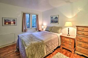 Cozy Bow Cabin On 5 Acres With Fire Pit Near Hiking!