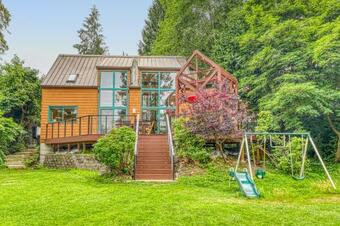 Lake Joy Waterfront Retreat