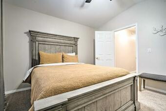 Chic Home With Views And Backyard About 1 Mi To River