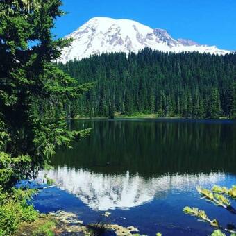 Hostal Lakeside Living Suite