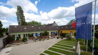 Hostal Gite Domaine Renaudin - Les Jardins Du Moulin - Moussy