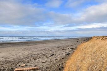 Family-friendly Westport Home Less Than 1 Mi To Beach