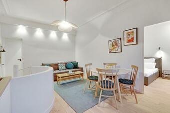 Pick A Flat's Apartment In Neuilly Sur Seine - Avenue Charles de Gaulle