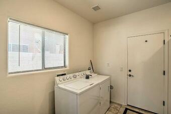 Gold Canyon Golfers Getaway With Pool And Views!