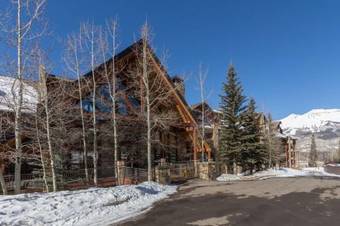 Bear Creek Lodge