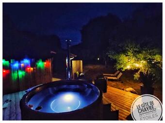 Chalet, Bain Nordique (spa) Dans Le Triangle Noir