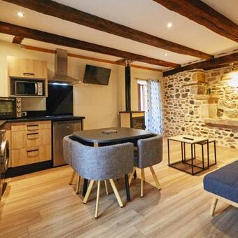 Jolie Maison Deux Chambres Et Canap�-lit #au C?ur Du Village#